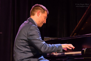 Benny Green plays piano at Town Hall Forum