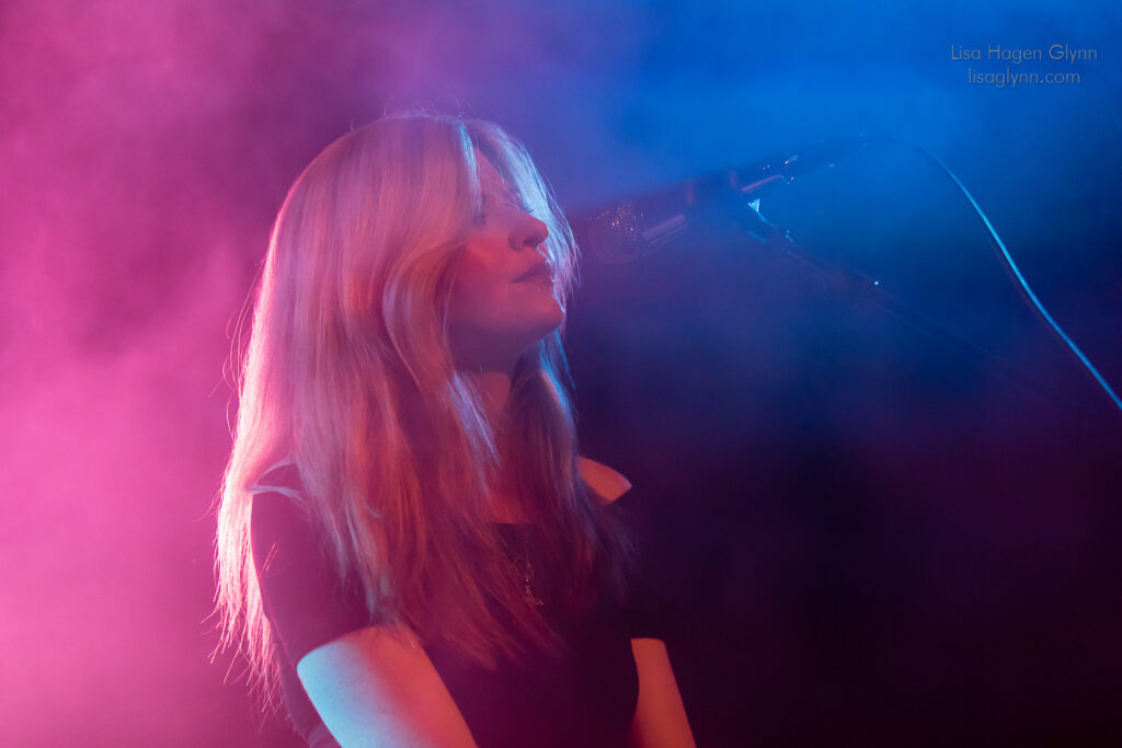 Tessa Murray on keys and vocals.