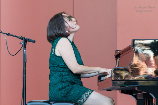 Marina Albero on piano