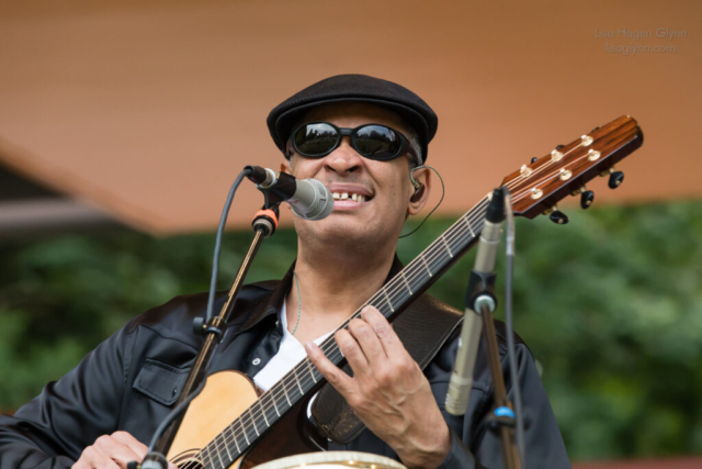 Raul Midón plays guitar and sings