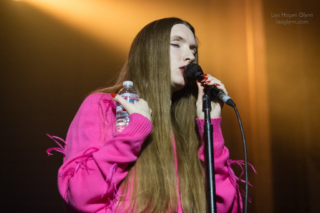 Florence Shaw (vocals)