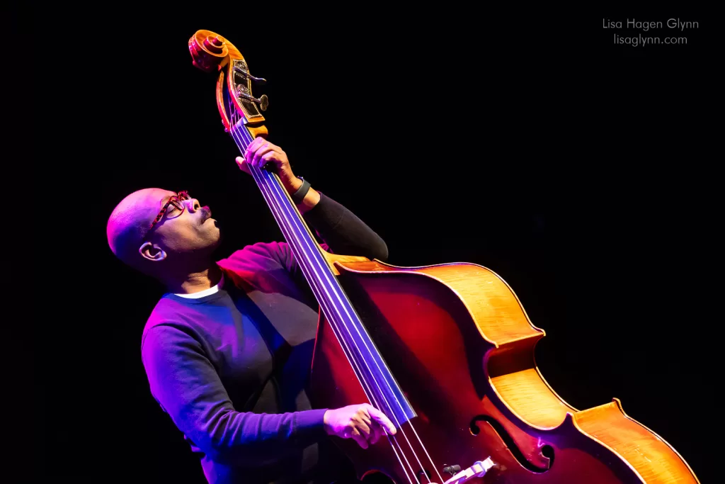 Vicente Archer on bass (photo: Lisa Hagen Glynn).