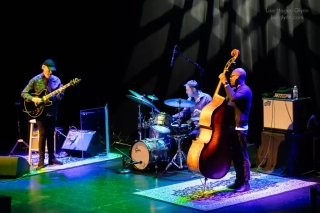 John Scofield Trio, Ft. Vicente Archer & Bill Stewart