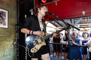 Beautiful-Freaks Beautiful Freaks at Easy Street Records (photo: Lisa Hagen Glynn).