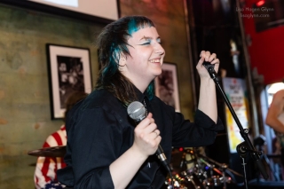 Beautiful-Freaks Beautiful Freaks at Easy Street Records (photo: Lisa Hagen Glynn).