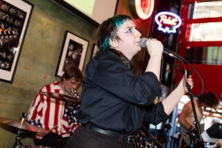 Beautiful-Freaks Beautiful Freaks at Easy Street Records (photo: Lisa Hagen Glynn).